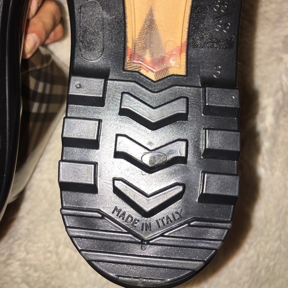 Burberry - Picture 8 of 8